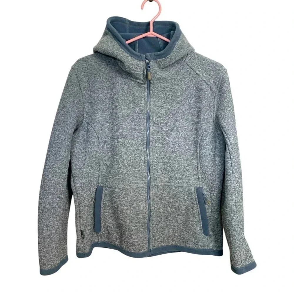 Wind River medium weight fleece hoodie  with easy grabs zippers, two pockets,